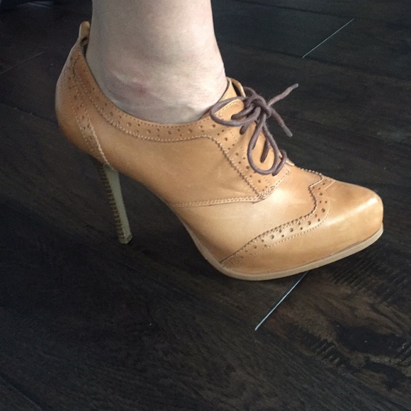 Fergie size 8 high heel shoes - Picture 12 of 15